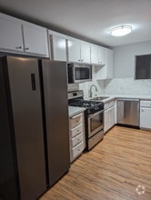 Building Photo - 7014 Lanewood Ave