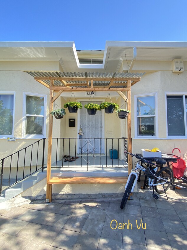 Primary Photo - 5828 Adeline St