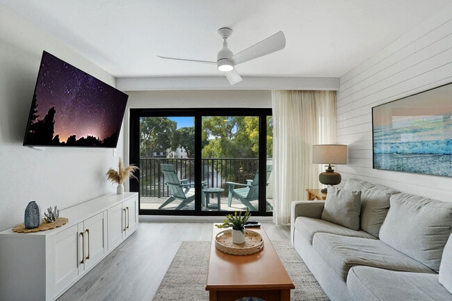 Building Photo - 600 Neapolitan Way