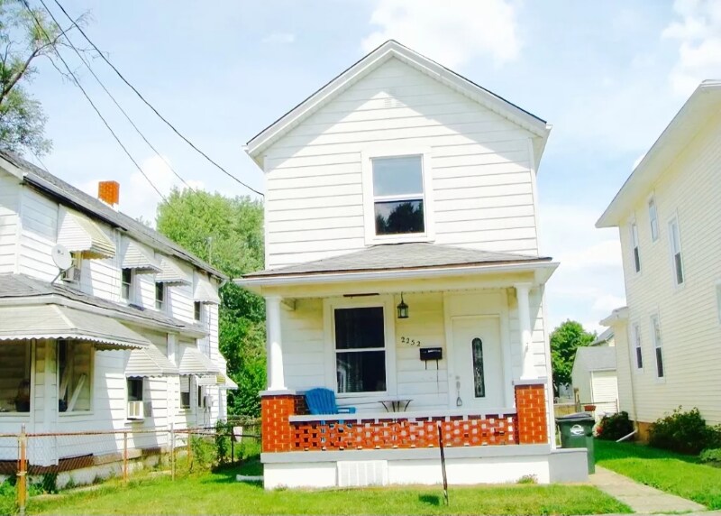 Primary Photo - 2252 Elmo Ave