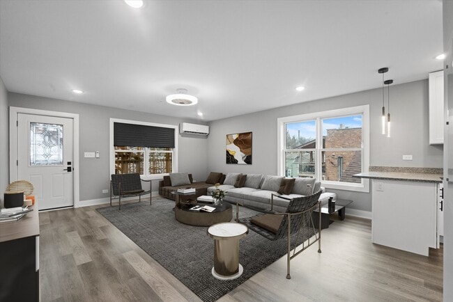 Foto del edificio - 1016 S State St