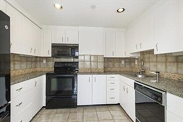 Primary Photo - 1 Rogers St