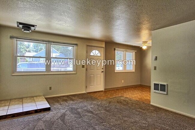 Building Photo - 1312 E 37th St