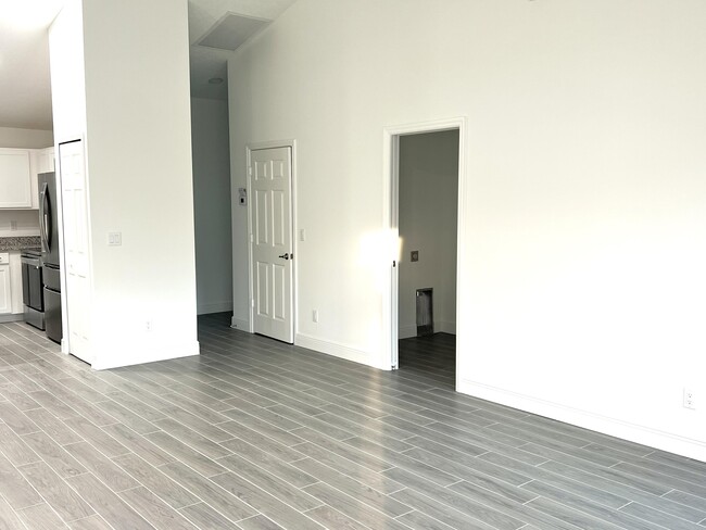 Building Photo - 5795 NW Coosa Dr