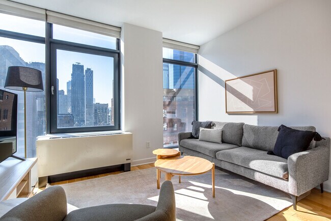 Building Photo - 49 E 34th St