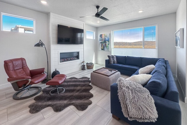 Building Photo - 6521 Silver Creek Dr