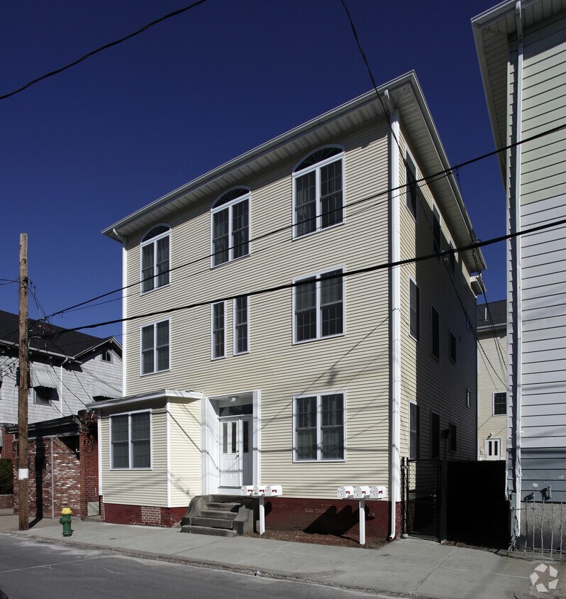 58 Sutton St, Providence, RI 02903 Apartments in Providence, RI
