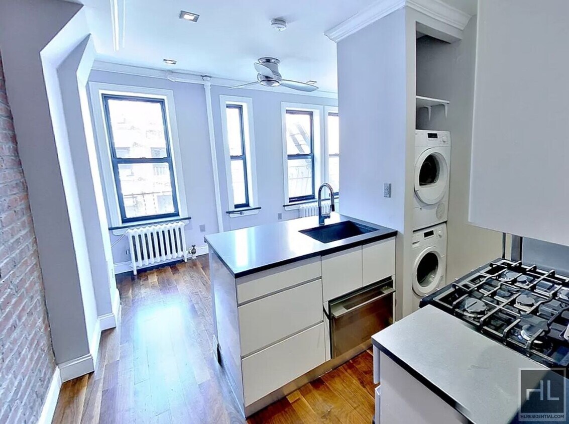 Foto principal - MOTT ST.
