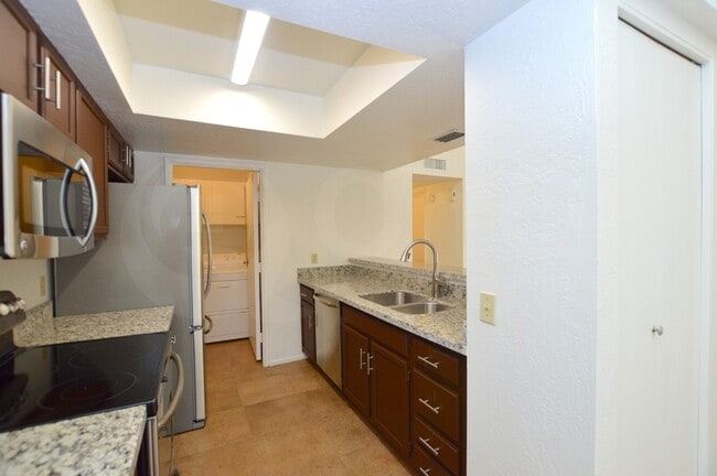 Building Photo - 2019 W Lemon Tree Pl