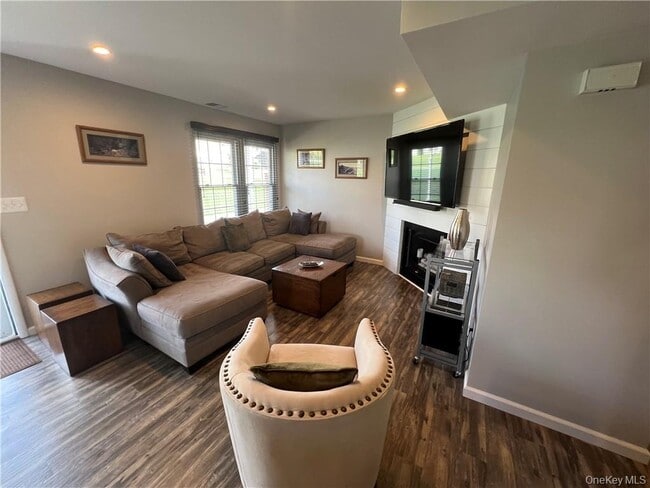 Foto del edificio - 3603 Whispering Hills Dr