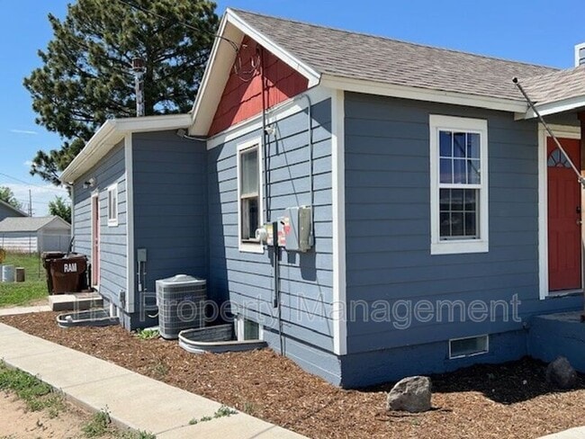 Foto del edificio - 327 S 2nd St