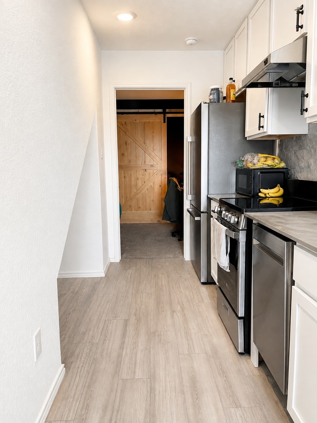 Foto del edificio - 7148 Elm Cv