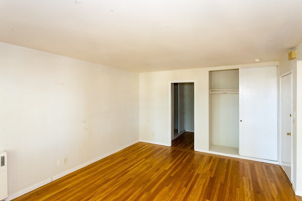 Building Photo - 240 Cumberland St