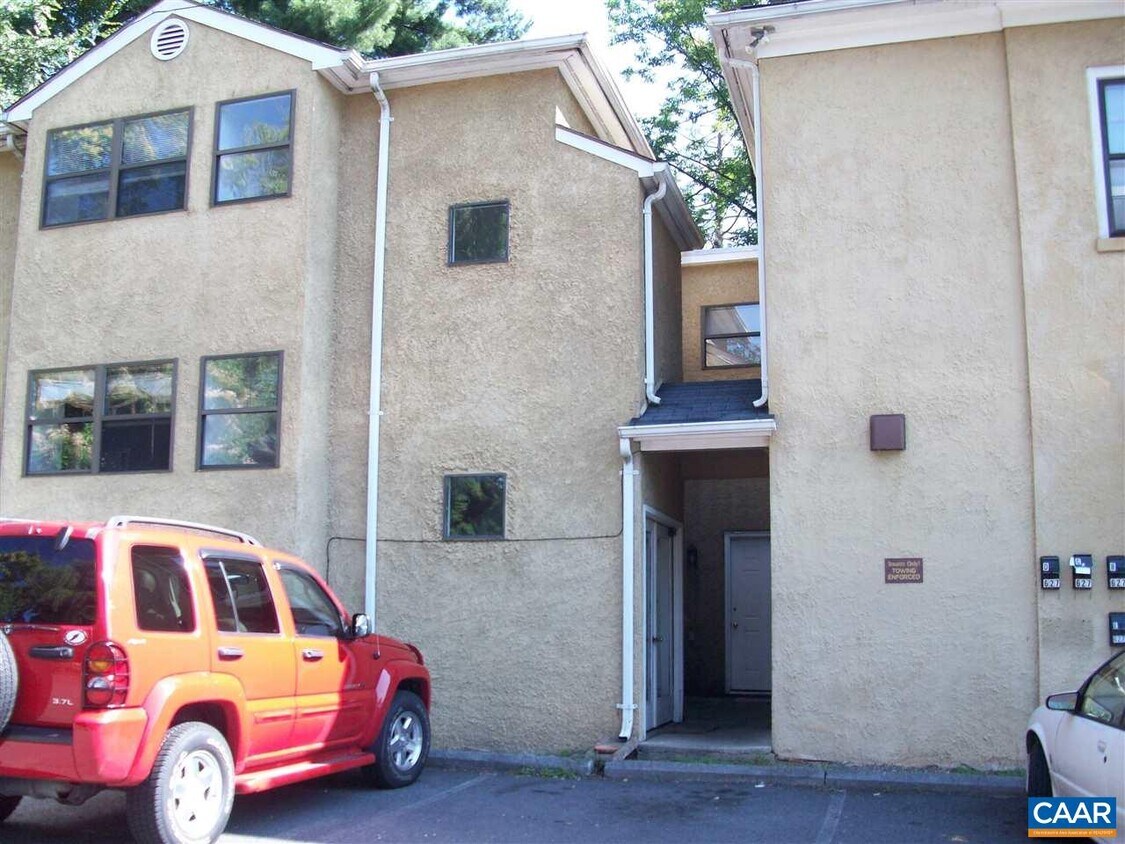 Primary Photo - 627 Cabell Ave