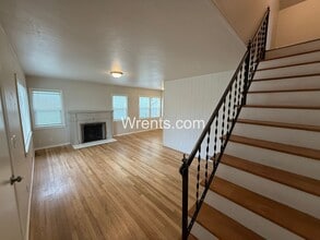 Building Photo - 1317 E 38th Ave