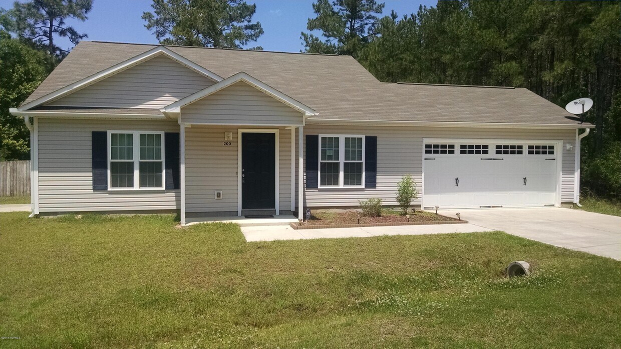 200 Sweet Gum Ln, Richlands, NC 28574 House Rental in Richlands, NC