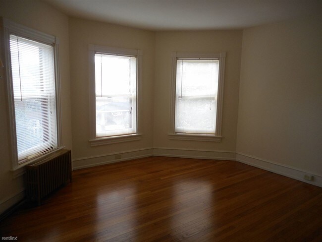 Building Photo - 302 Glenwood Ave