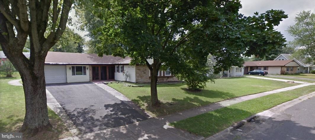 Building Photo - 142 Harrington Cir