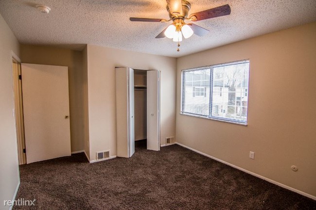 Building Photo - 2 br, 1.5 bath Condo - 207 Peppertree Lane