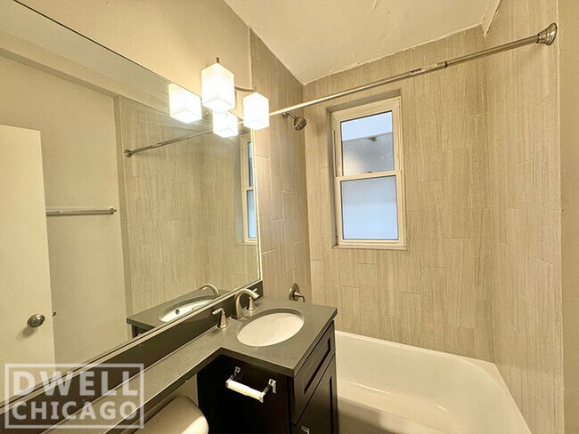 Foto del edificio - 501 W Belmont Ave
