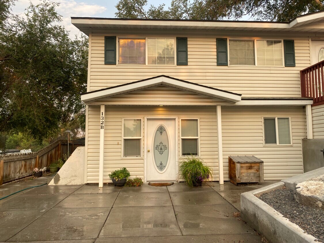 Primary Photo - 132 N Bliss St