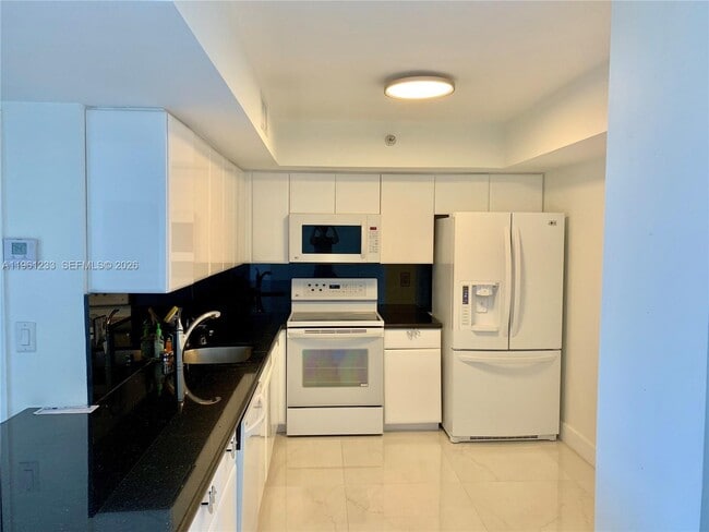 Foto del edificio - 19101 Mystic Pointe Dr