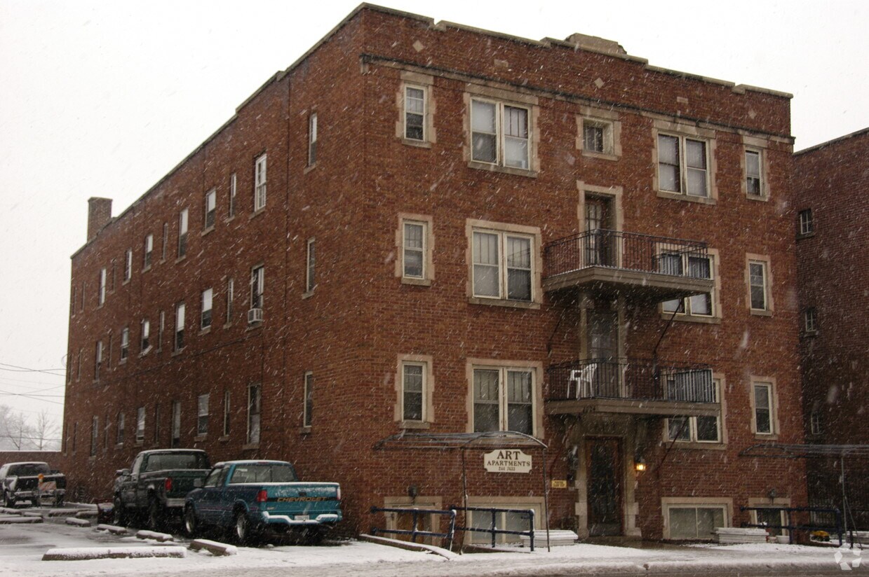 Primary Photo - Art Apartments