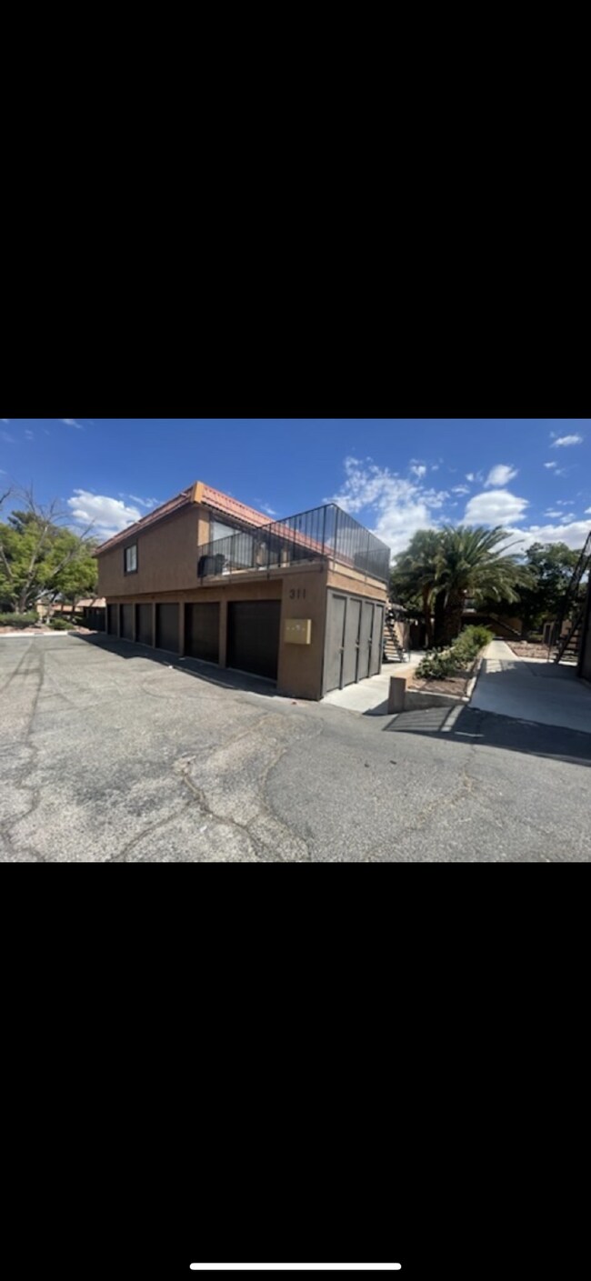 Building Photo - For Rent: Freshly Rehabbed 2-Bedroom, 2-Ba...