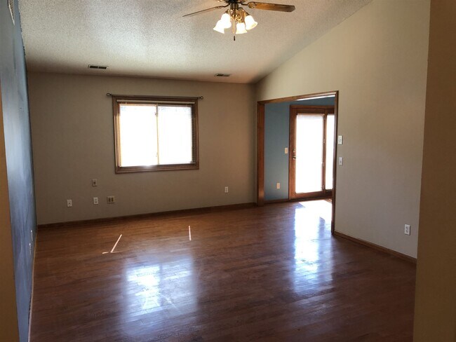 Building Photo - 9205 Whispering Woods Dr