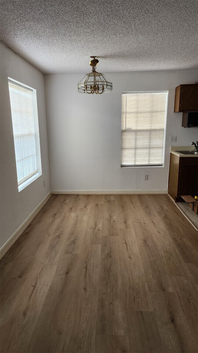Foto del edificio - 2750 Holly Hall St