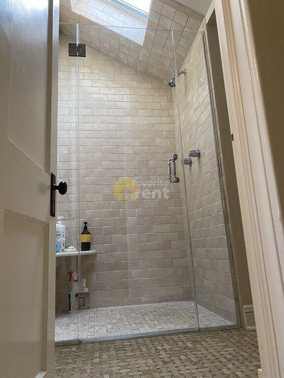 Foto del edificio - 4 bedroom in Eastport NY 11941
