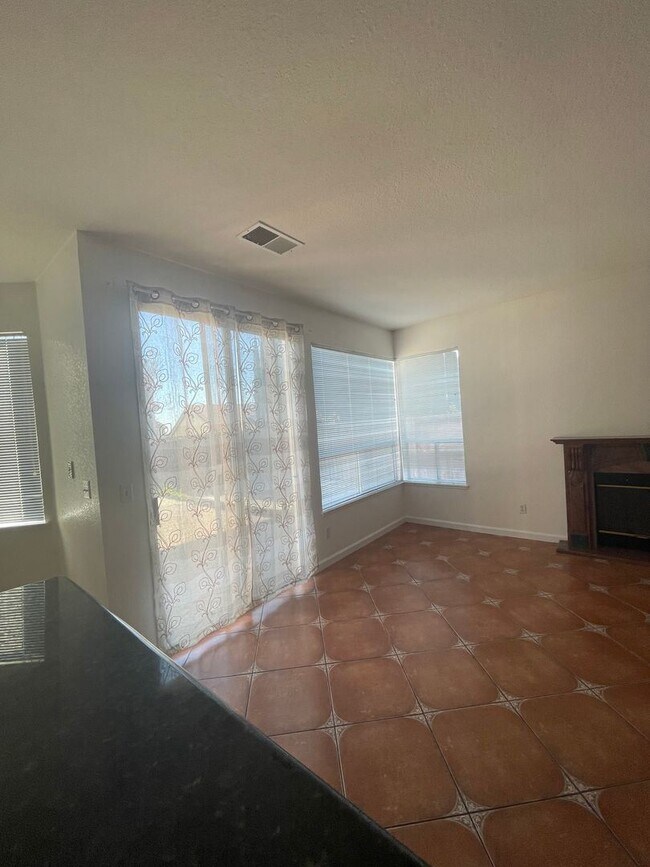 Building Photo - 3 br, 2.5 bath House - 1460 Wedgewood Ct
