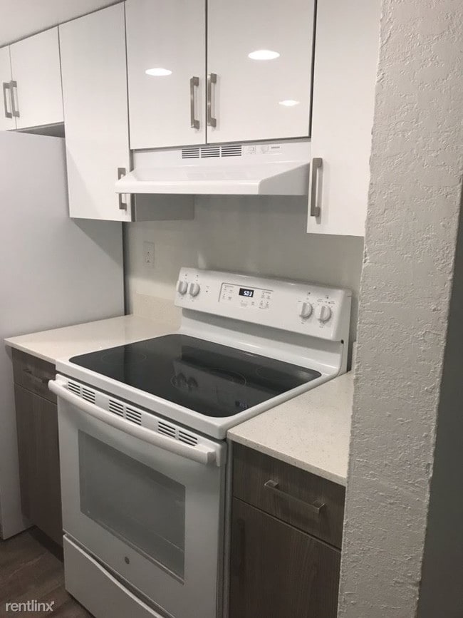 Foto del edificio - 2 br, 2 bath  - 1335 W 49th Pl