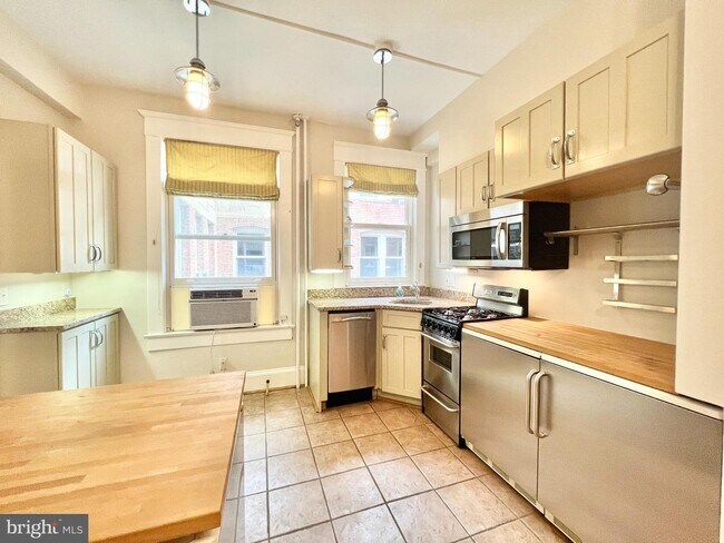 Foto del edificio - 1736 Columbia Rd NW