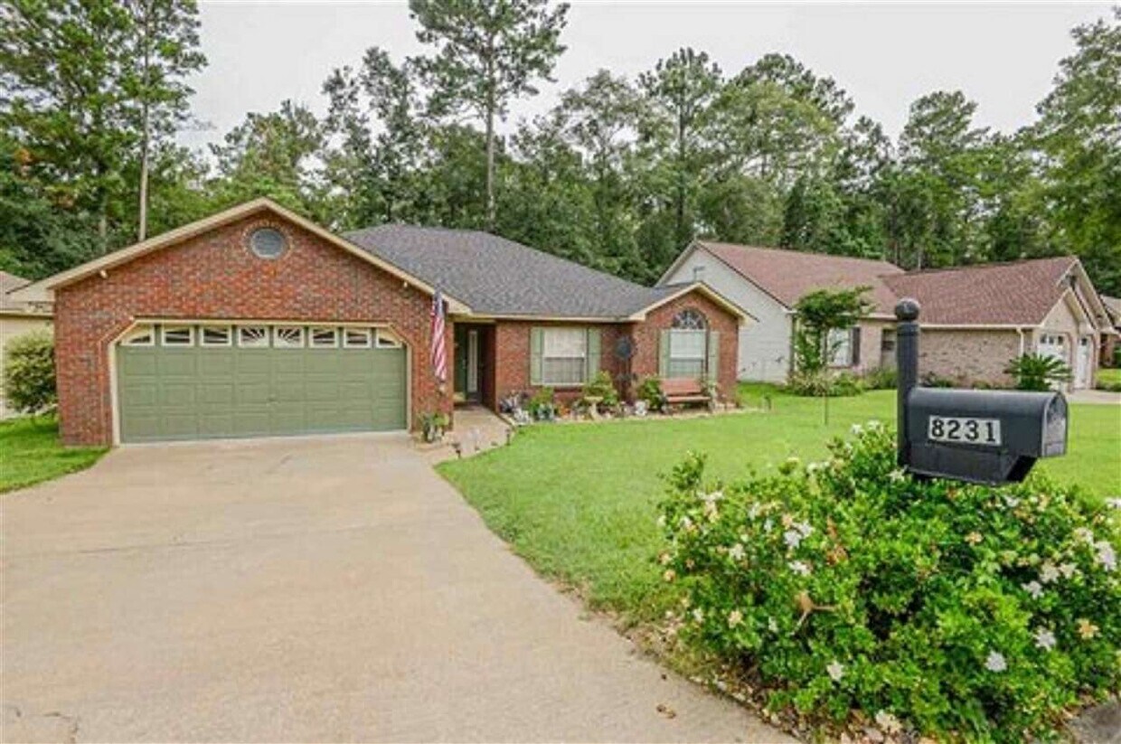 Foto principal - 8231 Charrington Forest Blvd