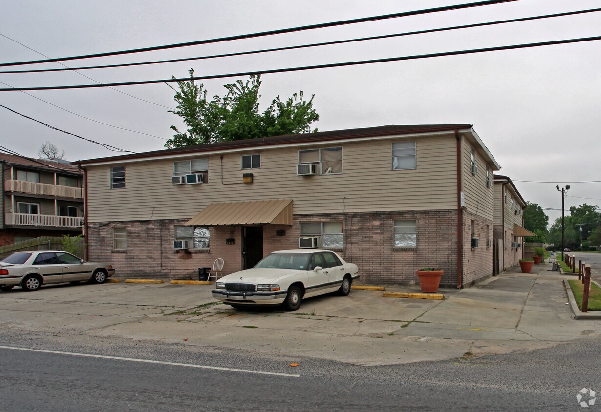 Primary Photo - 770 Central Ave