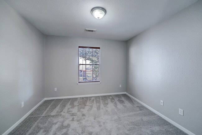 Building Photo - 15529 Aiken Ln