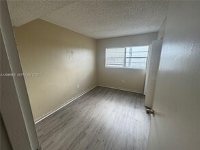 Building Photo - 5100 SW 41st St