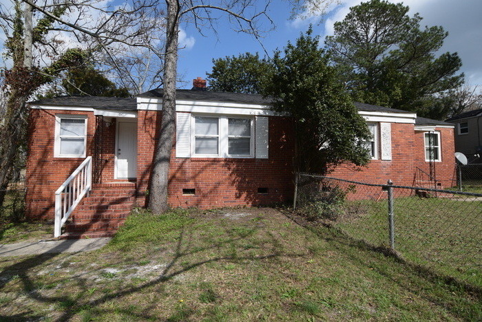 Foto principal - Renovated 2 Bedroom Duplex - Section 8 OK