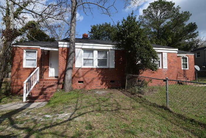 Primary Photo - Renovated 2 Bedroom Duplex - Section 8 OK