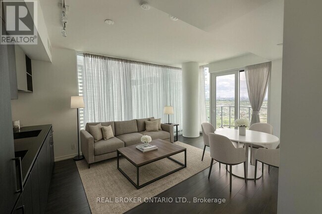 Photo du bâtiment - 1000 Portage Pkwy