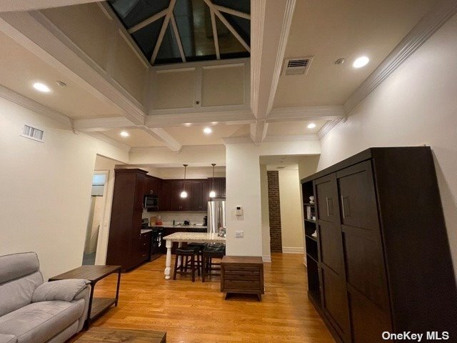 Foto del edificio - 377 New York Ave