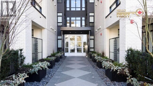 Photo du bâtiment - 168-168 E 35th Ave