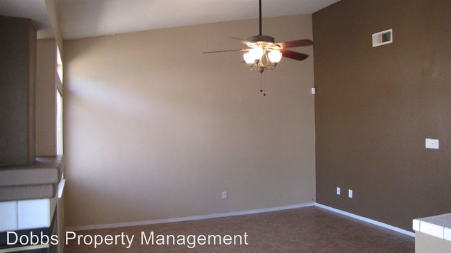 Building Photo - 817 Sand Creek Dr