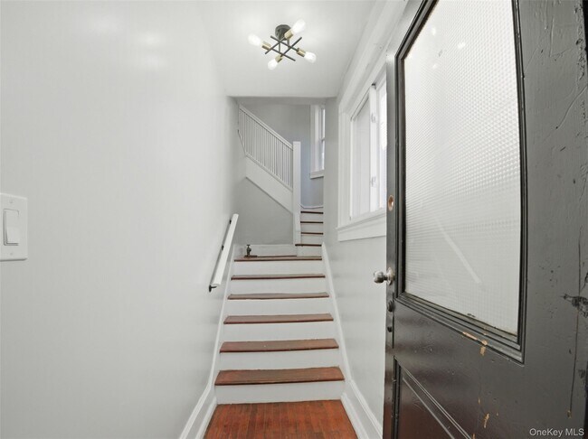 Building Photo - 406 S 3rd Ave