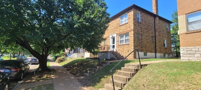 Building Photo - 3443 Lawn Ave