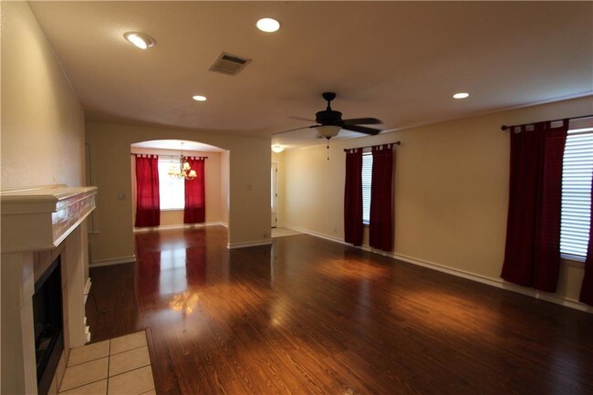 Building Photo - 225 Katy B Ln
