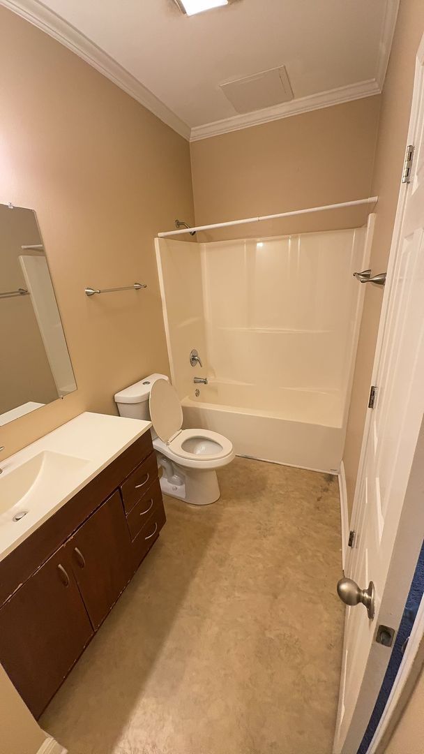 Building Photo - Affordable and Convenient Duplex for Rent ...