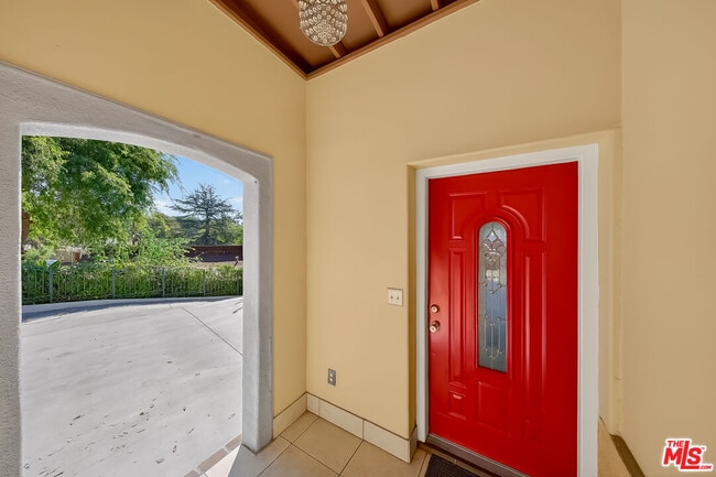 Building Photo - 4603 Ocean View Blvd