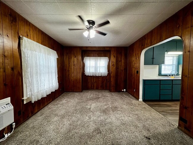 Building Photo - 1001 S 8th St